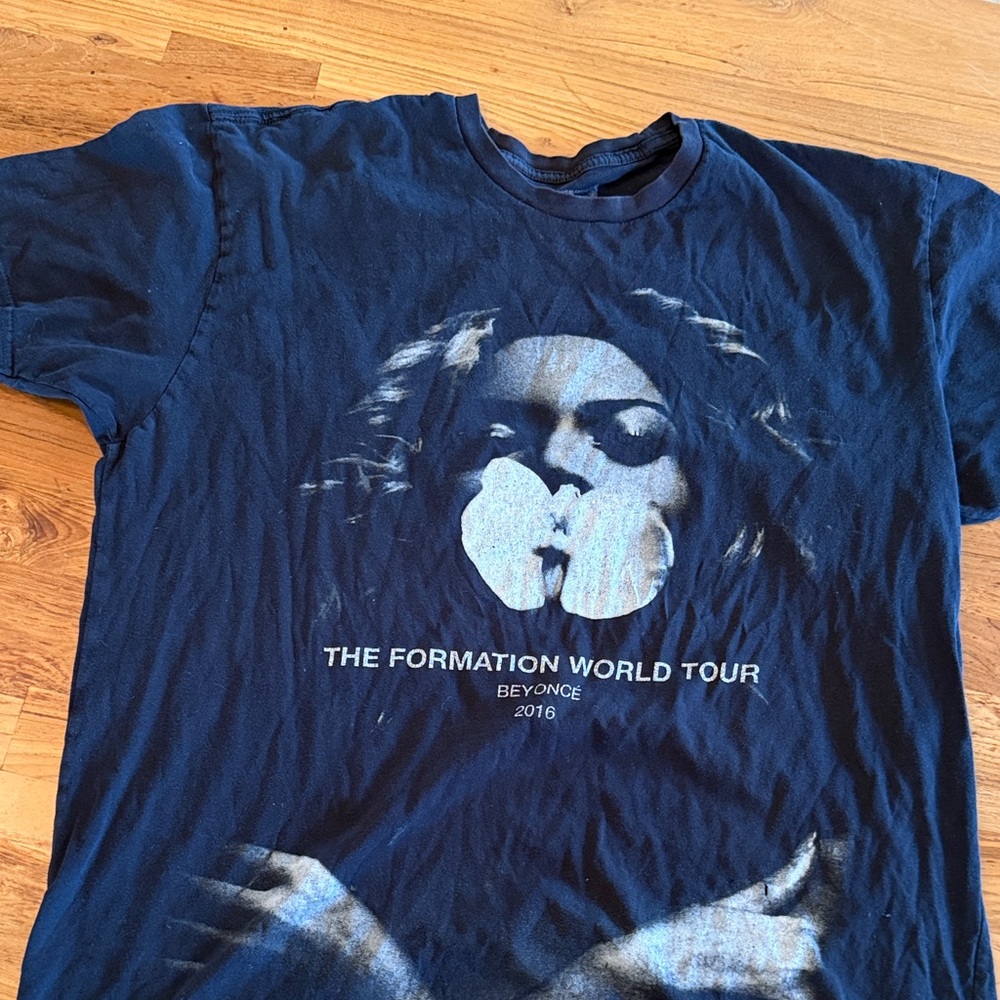 Beyoncé Formation World Tour 2016 Graphic Tee - Navy Blue